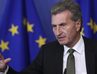 Γκ. Έτινγκερ: «Η Ελλάδα είναι σε τροχιά επιστροφής - Όσο νωρίτερα τόσο καλύτερα η έξοδος στις αγορές»